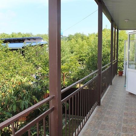 غاغرا Guest House U Aleny المظهر الخارجي الصورة