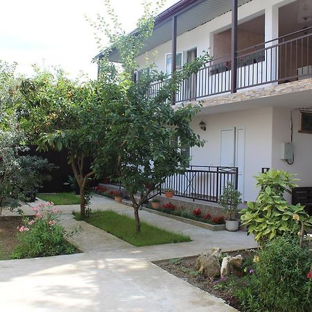 غاغرا Guest House U Aleny المظهر الخارجي الصورة
