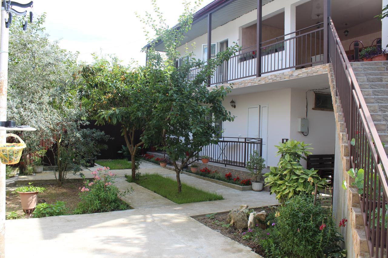 غاغرا Guest House U Aleny المظهر الخارجي الصورة