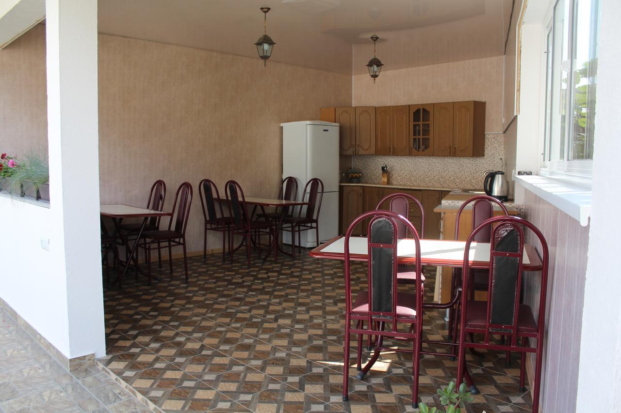 غاغرا Guest House U Aleny المظهر الخارجي الصورة