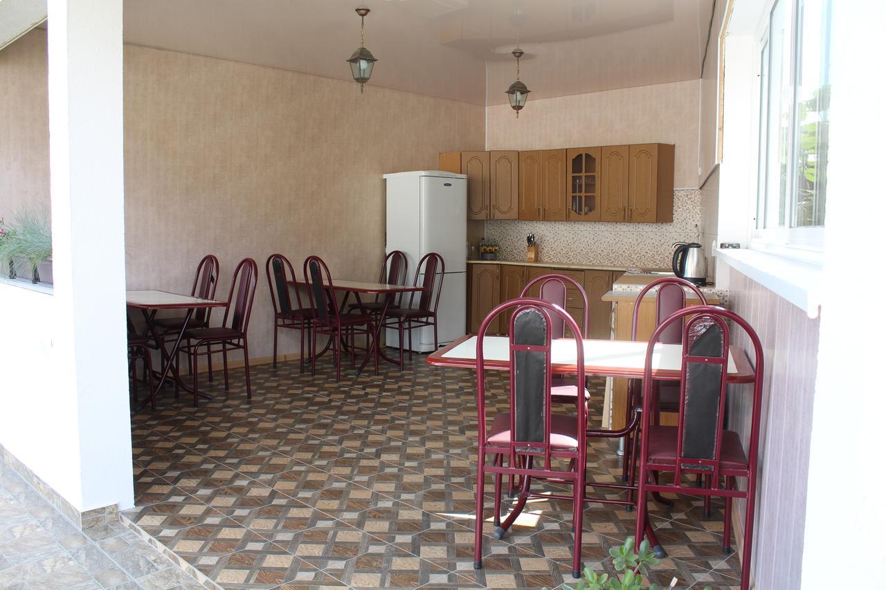 غاغرا Guest House U Aleny المظهر الخارجي الصورة